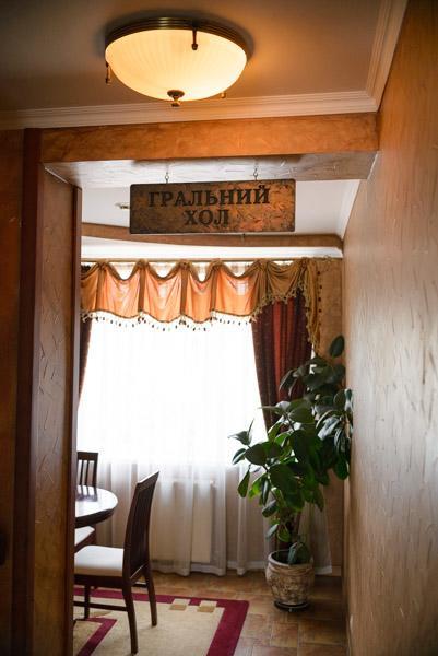 Hotel-Restaurant Lyube Plus Khmelʼnytsʼkyy Buitenkant foto